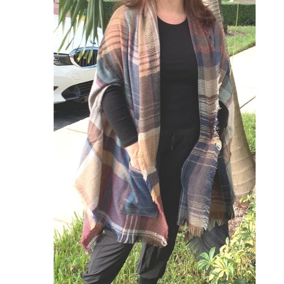 Multicolor Plaid Open-Front Poncho with Pockets – Oversized Wrap Cape - Picture 4 of 7
